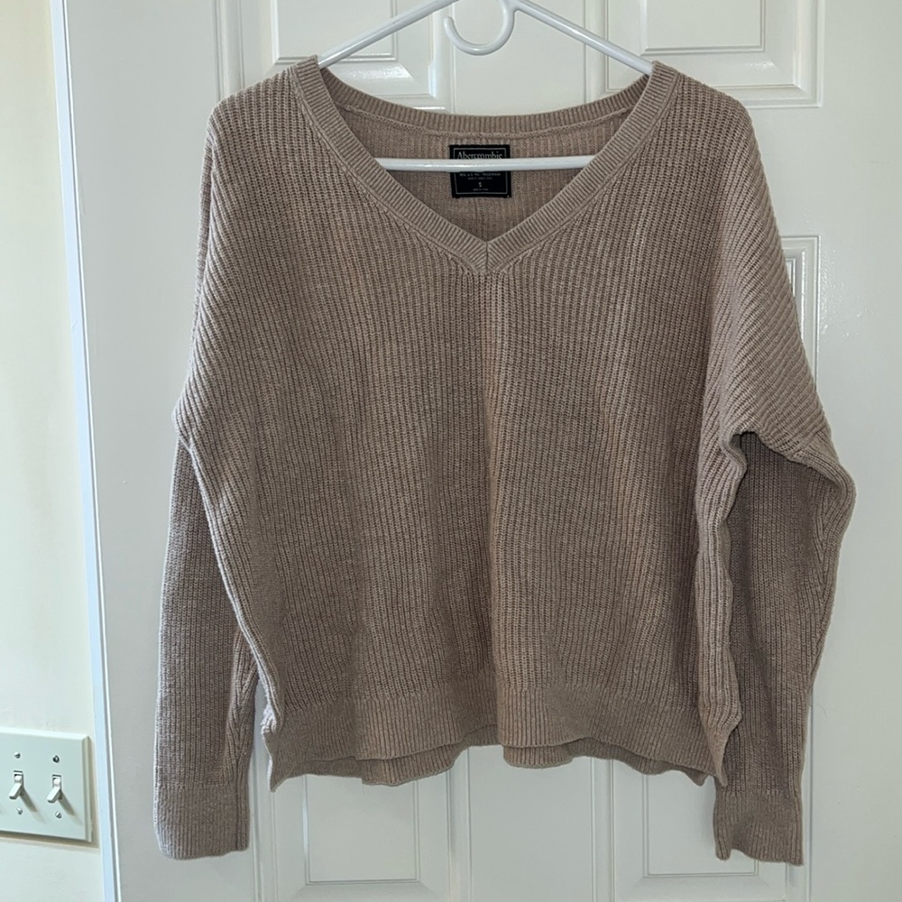 Abercombie & Fitch V neck sweater